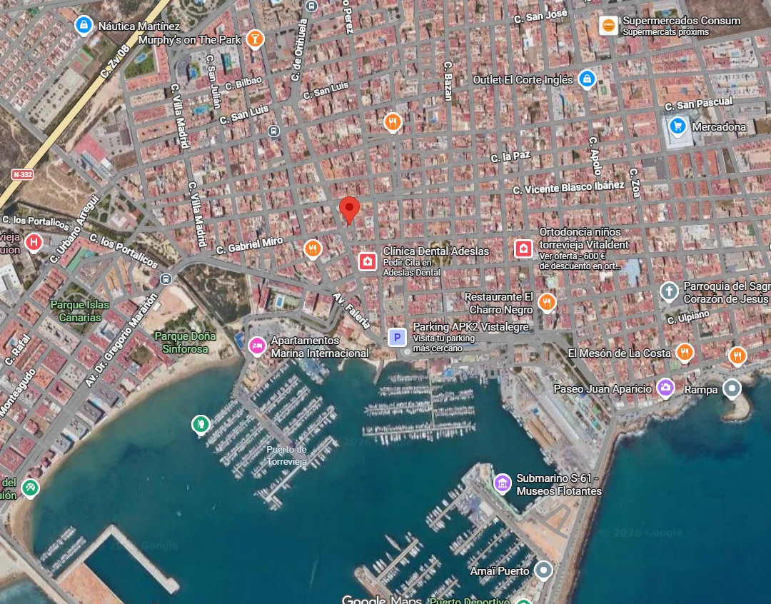Edificio Vento location — walking distance to marina and Playa del Cura